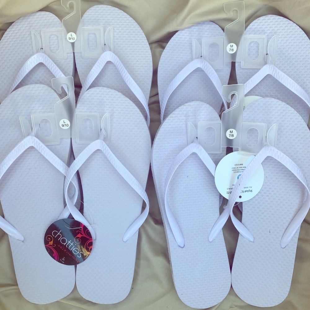 *3 for $12* White flip flops NWT M 7-8/L 9-10